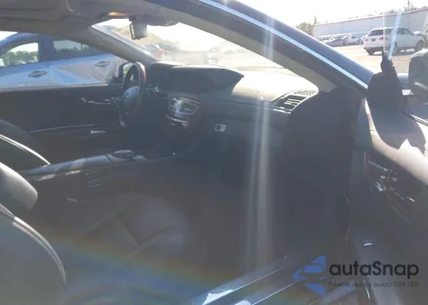 2011 Mercedes-Benz Cl 550 4Matic z USA, uszkodzony, nr VIN WDDEJ9EBXBA026867